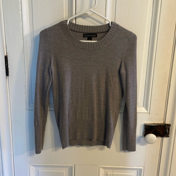 Banana Republic grey sweater - Picture 1 of 2
